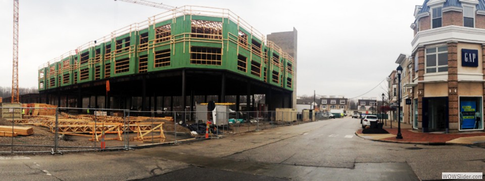 Parts of the retail expansion are already pre-leased and the tenant list includes a large variety of stores and restaurants such as Yardhouse Restaurant, Texas de Brazil Steakhouse, Michael Kors , Lush and Sur La Table.